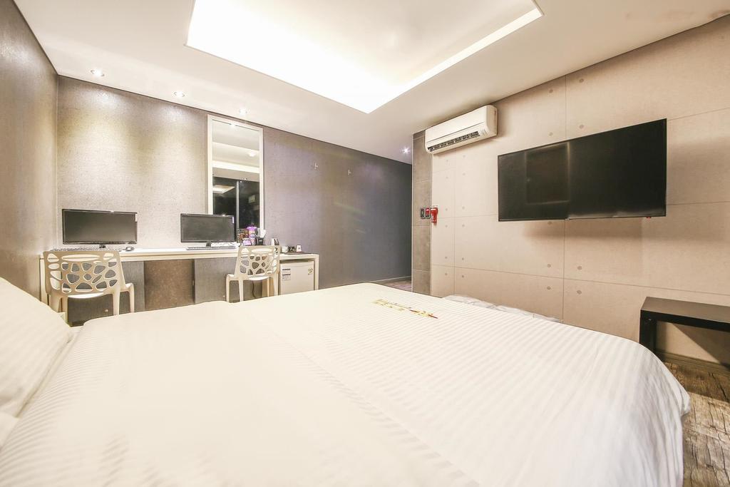 Richi Hotel Suwon Exterior foto