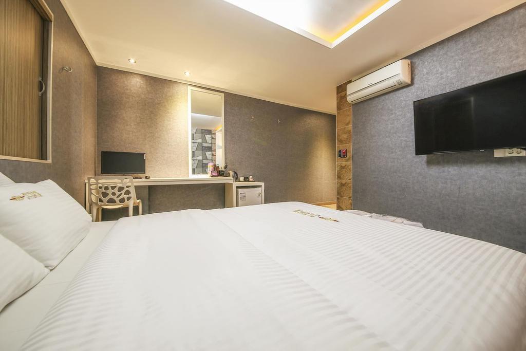 Richi Hotel Suwon Exterior foto