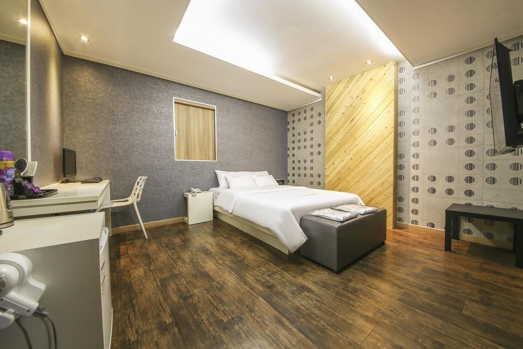 Richi Hotel Suwon Exterior foto