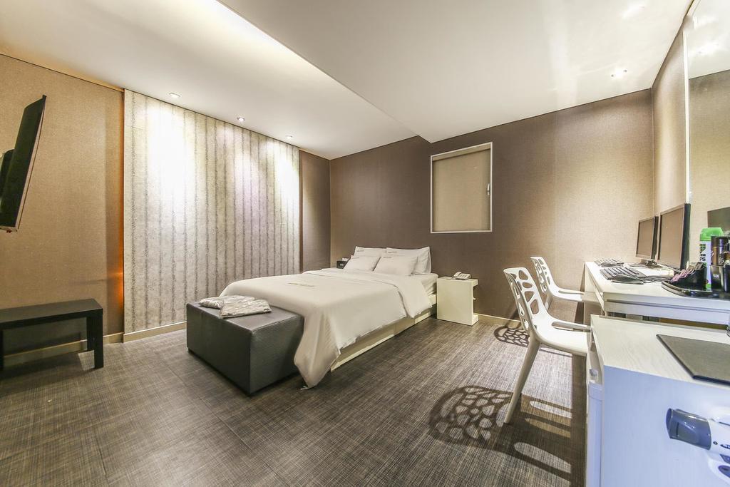 Richi Hotel Suwon Exterior foto