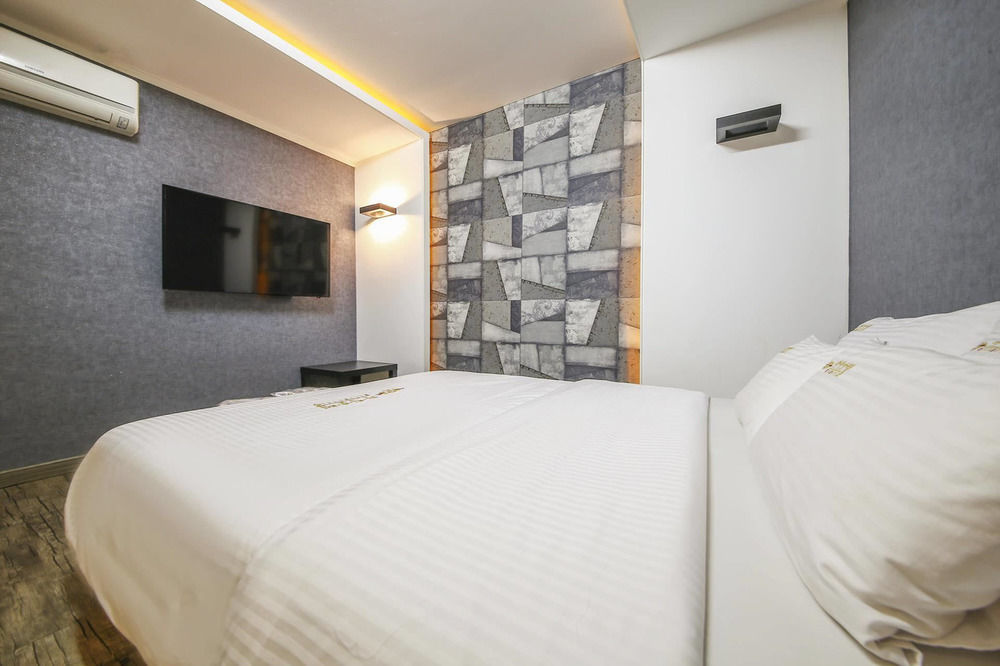 Richi Hotel Suwon Exterior foto